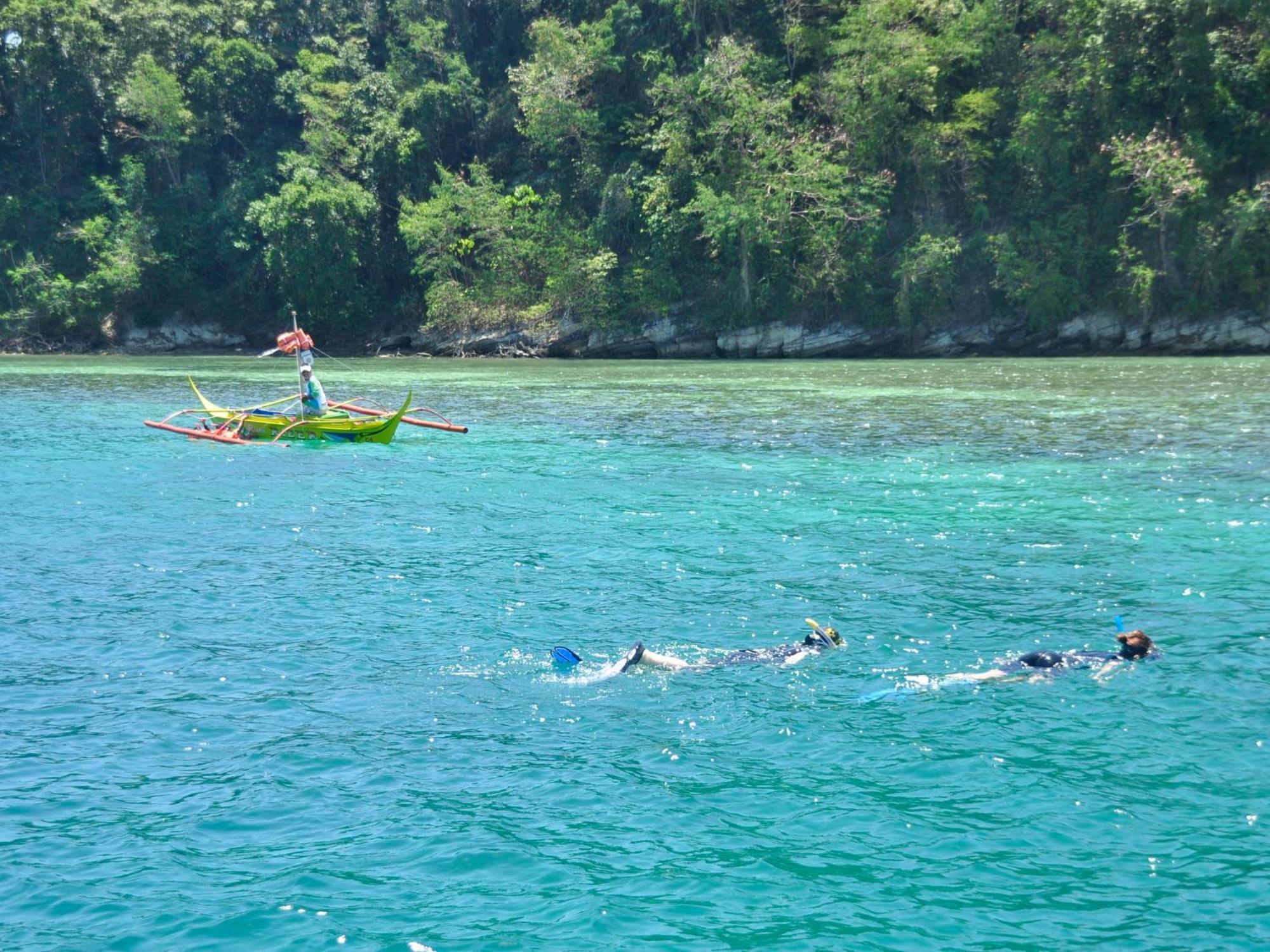 Badladz Beach And Dive Resort Puerto Galera Exterior photo