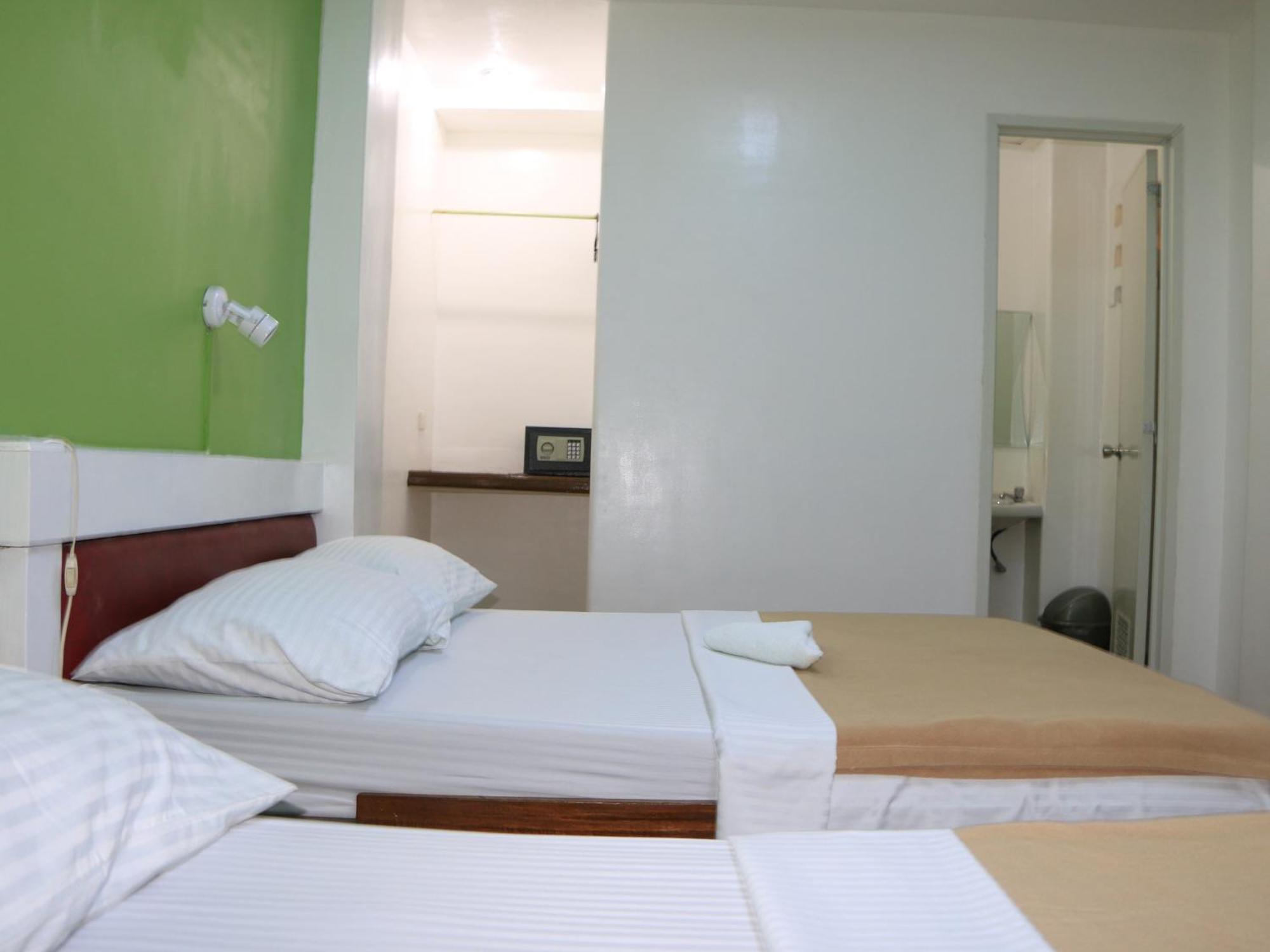Badladz Beach And Dive Resort Puerto Galera Room photo